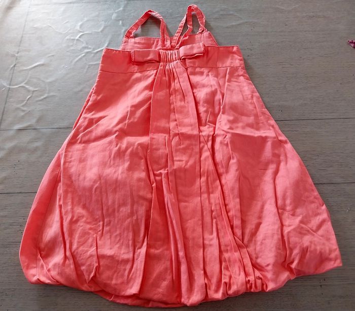 Jolie robe fille 6ans en très bon état - photo numéro 2