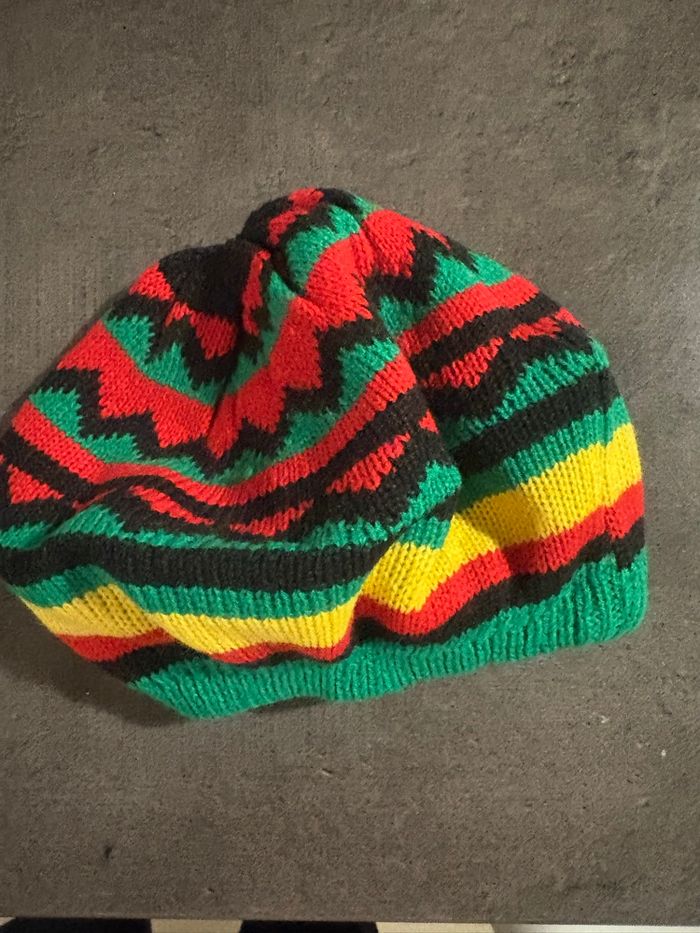 Drapeau reaggae et bonnet 2