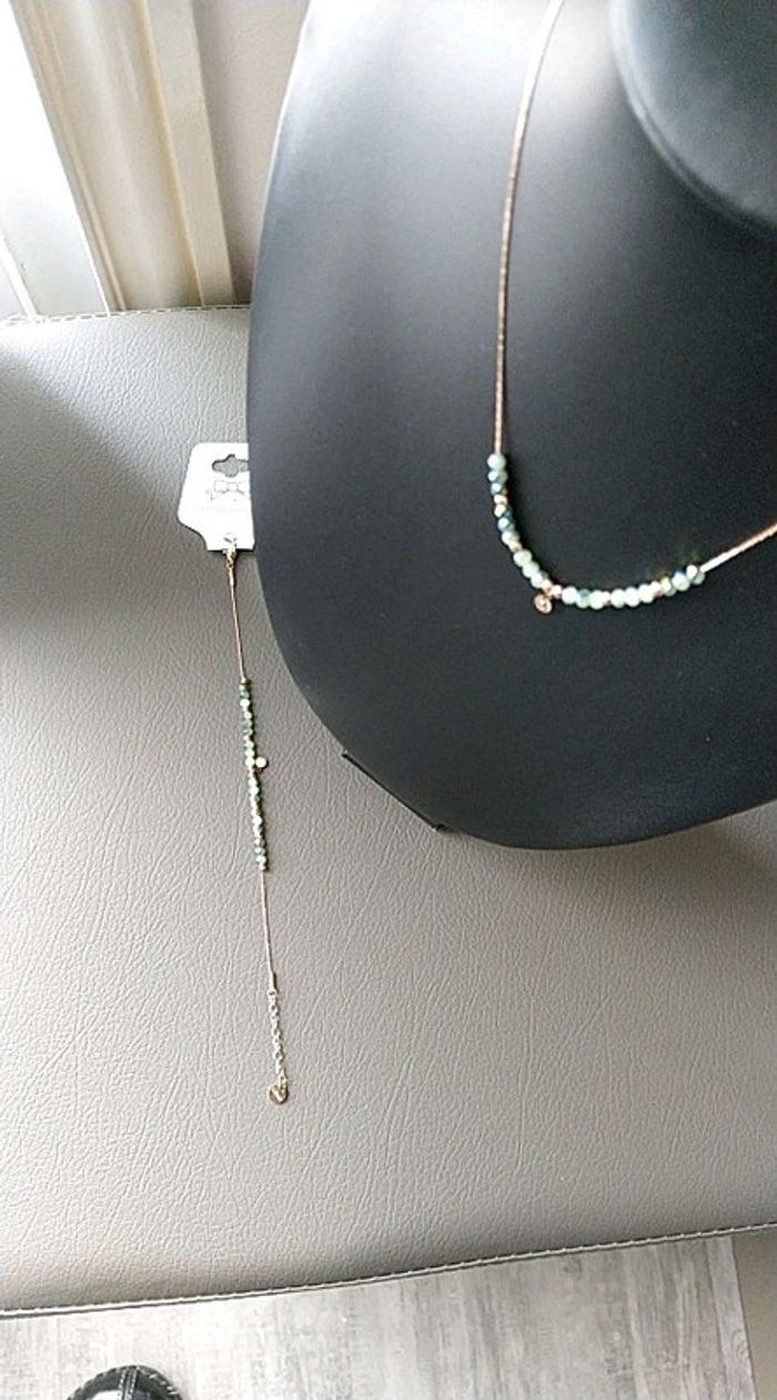 Collier avec perles vertes irisées et strass - photo numéro 6