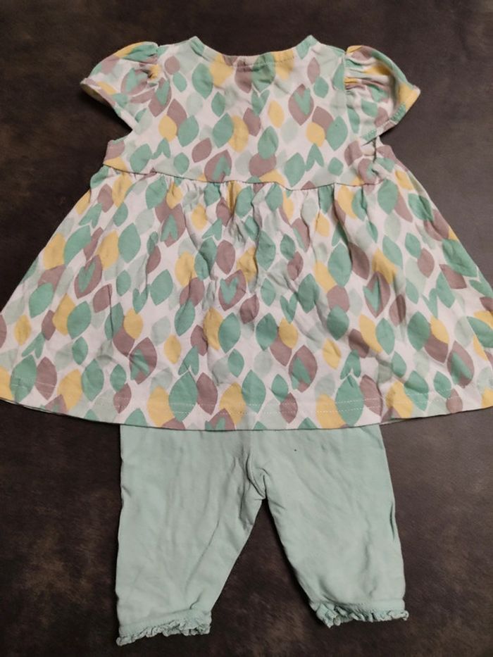 9 mois. Ensemble robe et short - photo numéro 8
