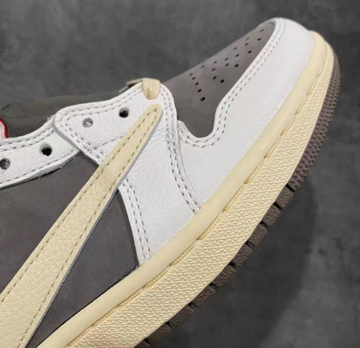 Travis Scott x Air Jordan 1 Low OG SP moka inversé  taille 43 - photo numéro 6