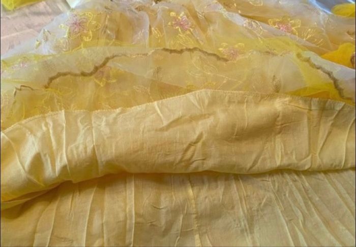 Déguisement robe princesse jaune avec des roses 7ans - photo numéro 8
