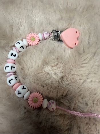 Attache tétine personnalisée