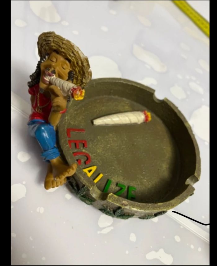 Cendrier ou objet décoratif