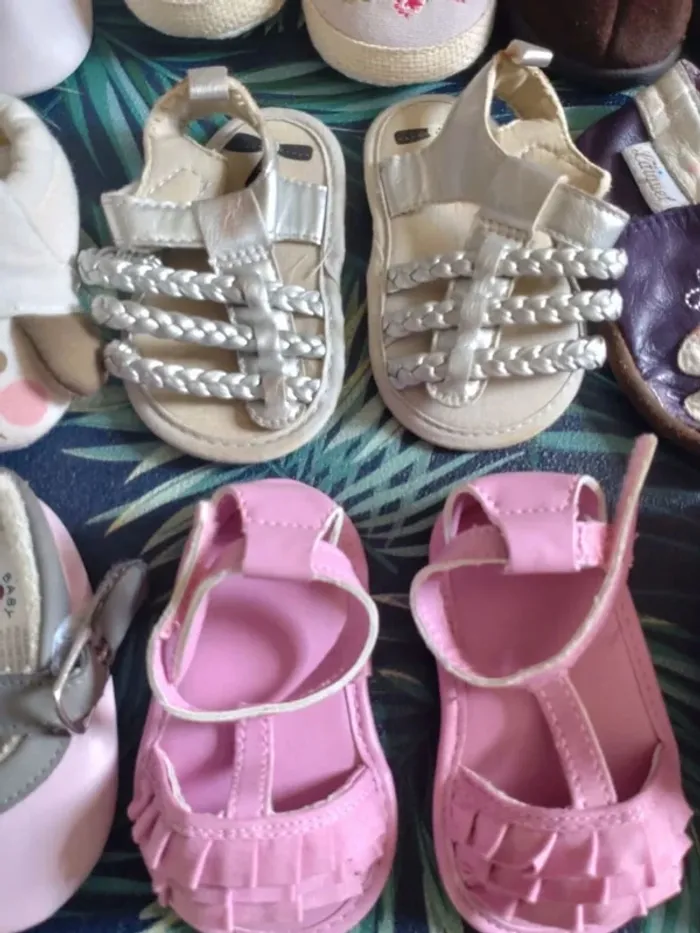 Gros lot de 9 paires de chaussons et chaussures pour bébé fille 3 à 12 mois - photo numéro 3