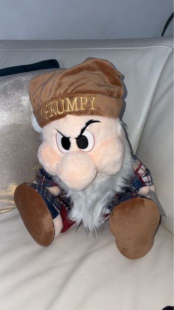 Disney Store - Peluche Grincheux (Grumpy) - Neuf avec étiquette - Marron/Bleu