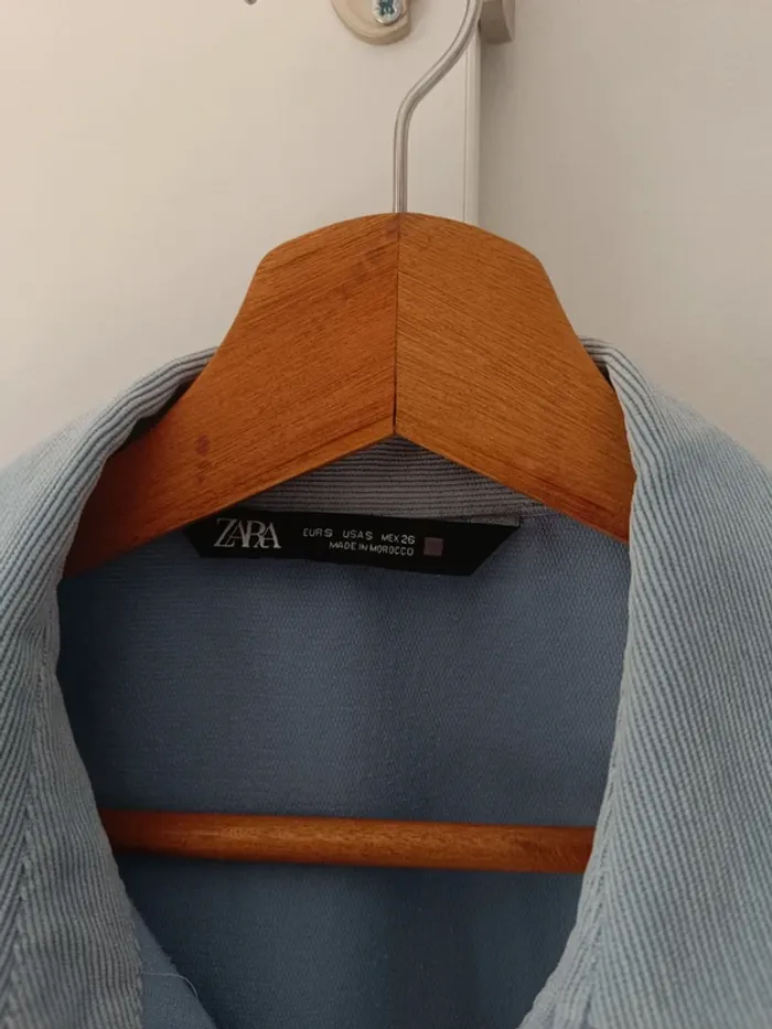 Chemise Bershka bleu ciel en velours - photo numéro 3