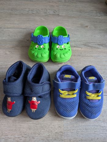 Lot de chaussons / sandales bébé 