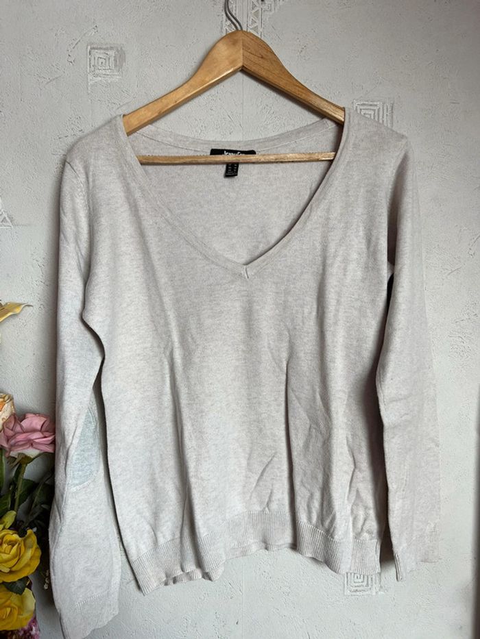 Haut beige/gris de chez Jennyfer