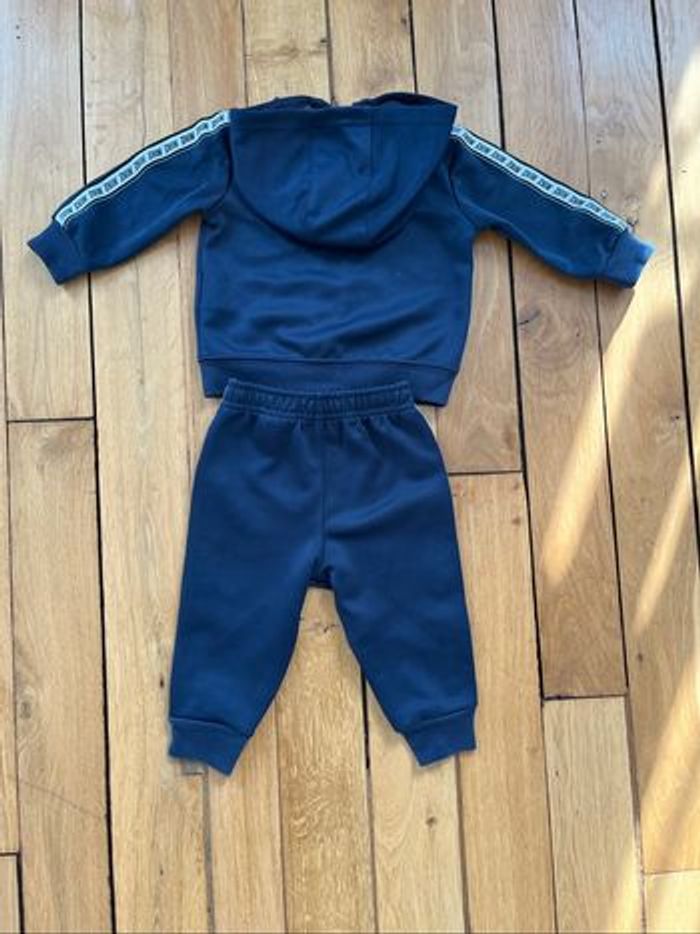 Ensemble Nike bébé 12 mois - photo numéro 4