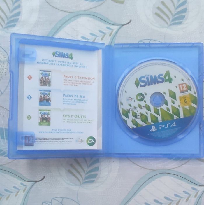 Sims 4 ps4 - photo numéro 2