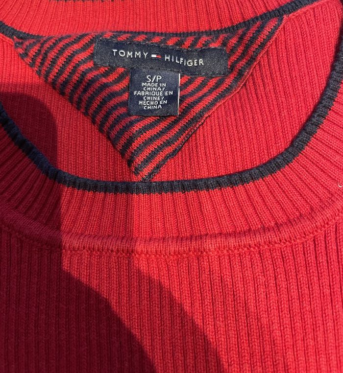 Pull Rouge Femme Tommy Hilfiger Taille P/S - photo numéro 3