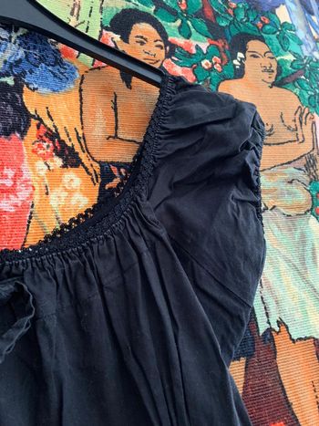 Petite robe noire romantique taille 42