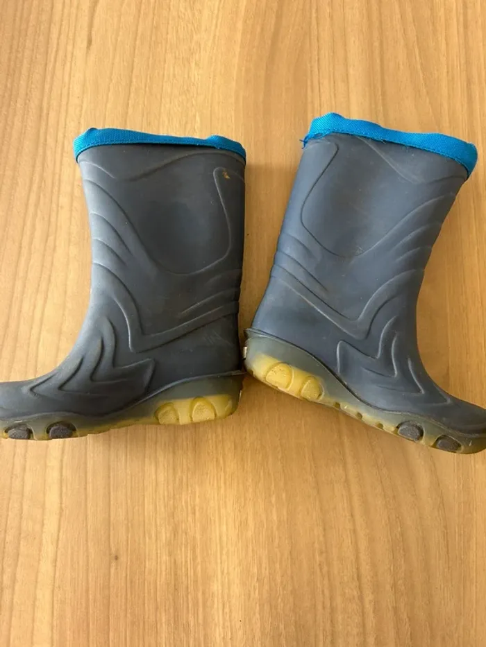 Bottes de pluie pointure 22-23 - photo numéro 4