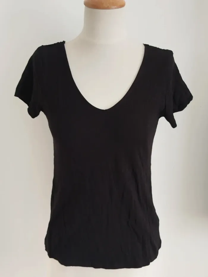 Joli tee-shirt manches courtes noir avec décolleté dorsale en dentelle Bonobo taille XS - photo numéro 2