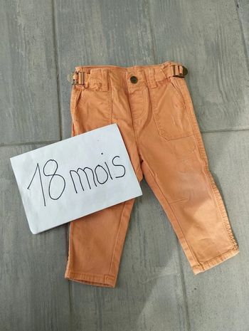 Lot n°343 Pantalon Tape à l'oeil 18 mois