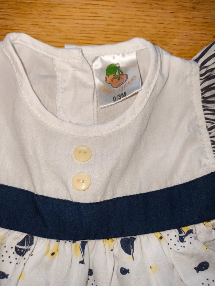 Robe fille 1 mois excellent état - photo numéro 2