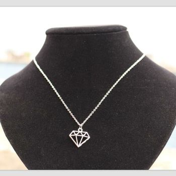 Collier avec pendentif diamant argenté