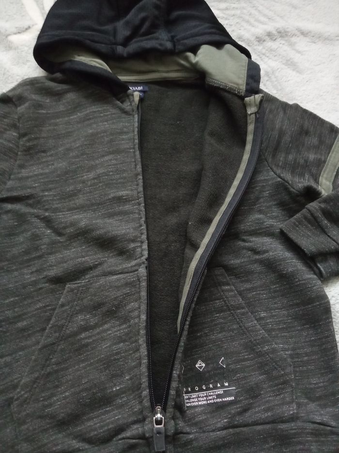 Sweat zippé Kiabi 6ans - photo numéro 4
