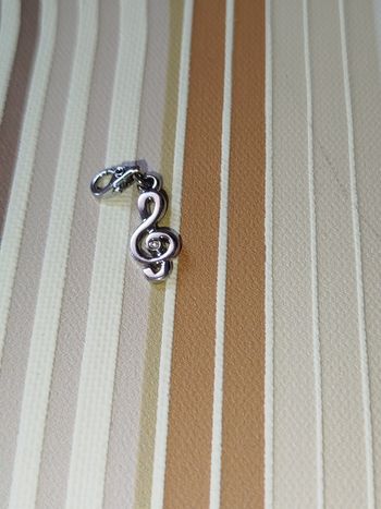 Manège à bijoux Charrm Note de musique pour bracelet Neuf