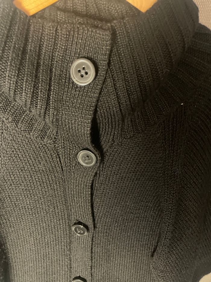 Gilet Sandro, noir, 50 % laine, très bon état - photo numéro 2