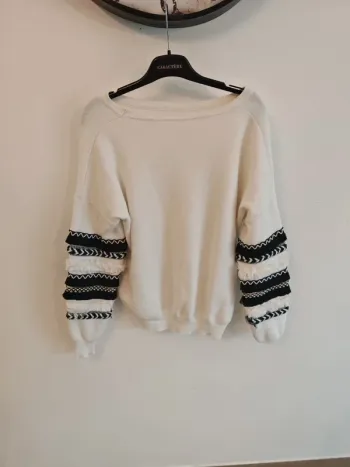 Pull blanc manches bouffantes