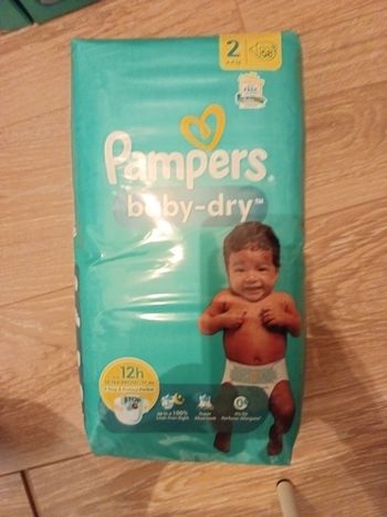Couches pampers taille 2