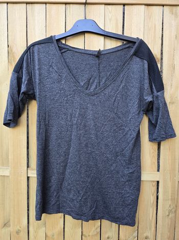 Tee-shirt très bon état 🍒naf naf🍒taille 34 voir 36