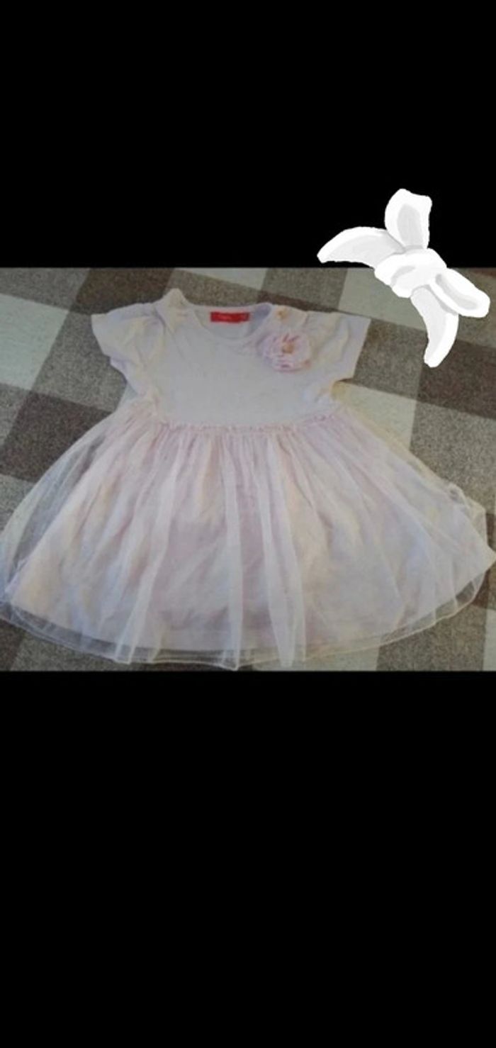 Robe rose manches courtes tulle sur la jupe tissaia 12 mois neuve