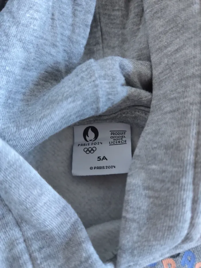Sweat fille taille 5ans - photo numéro 3