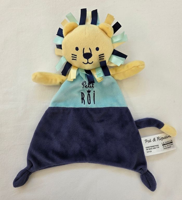 Doudou plat Lion bleu - Petit Roi - Pat & Ripaton