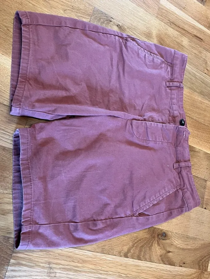 Short couleur rouille