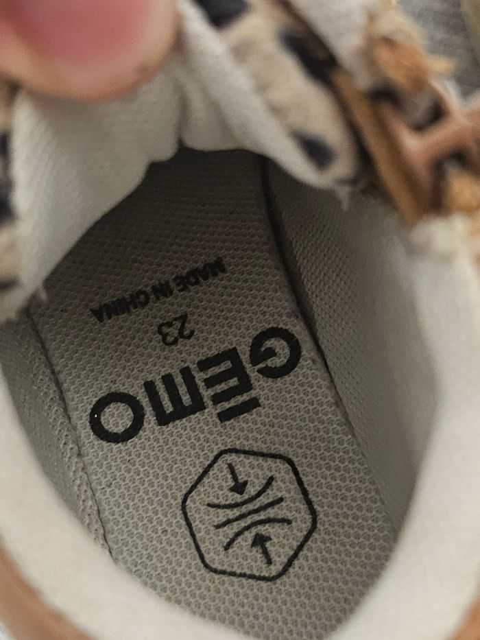 Chaussures t 23 - photo numéro 3