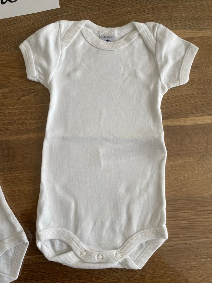Lot de 2 bodies petit bateau blanc neuf 3 mois - photo numéro 4