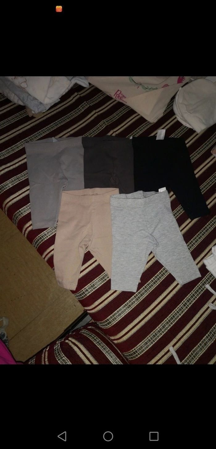 Lot 5 leggings fille. H&M. 1 mois