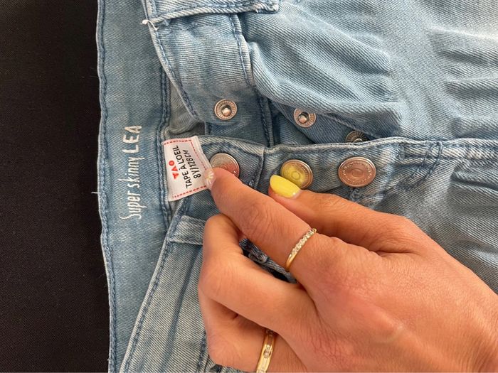 Jeans tape a l’œil - photo numéro 2