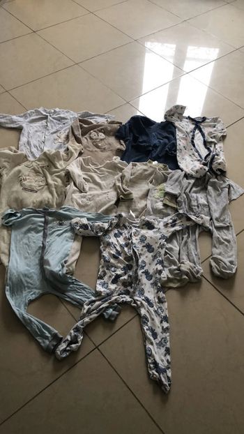 Lot 10 pyjamas
