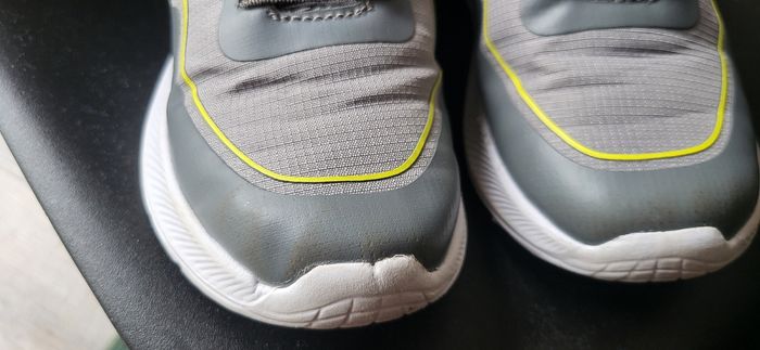Baskets Tex grises et jaunes. Pointure 29 - photo numéro 5