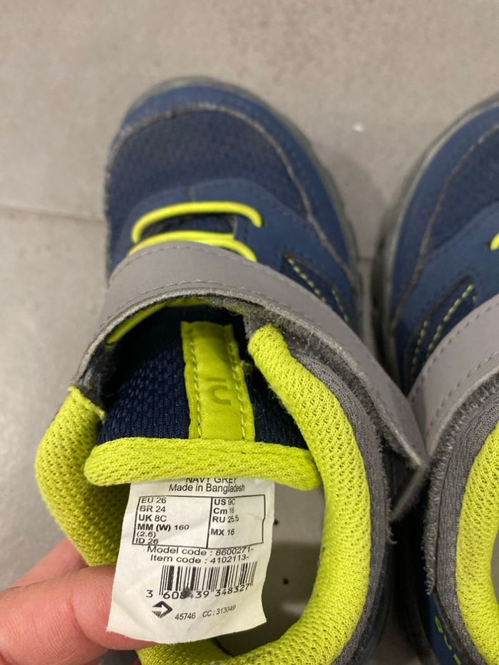 Chaussures Decathlon MH100 taille 26 - photo numéro 5