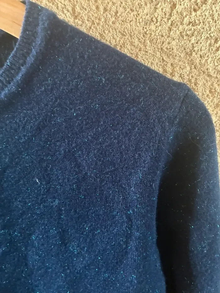 Pull léger bleu à paillettes - photo numéro 2