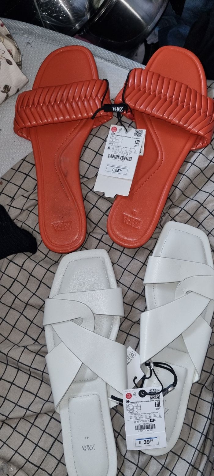 Deux claquettes zara 41