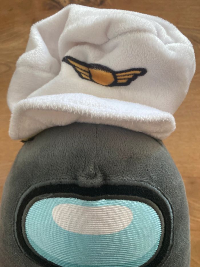 Peluche Among Us - Noir Avec Casquette de Capitaine - photo numéro 5