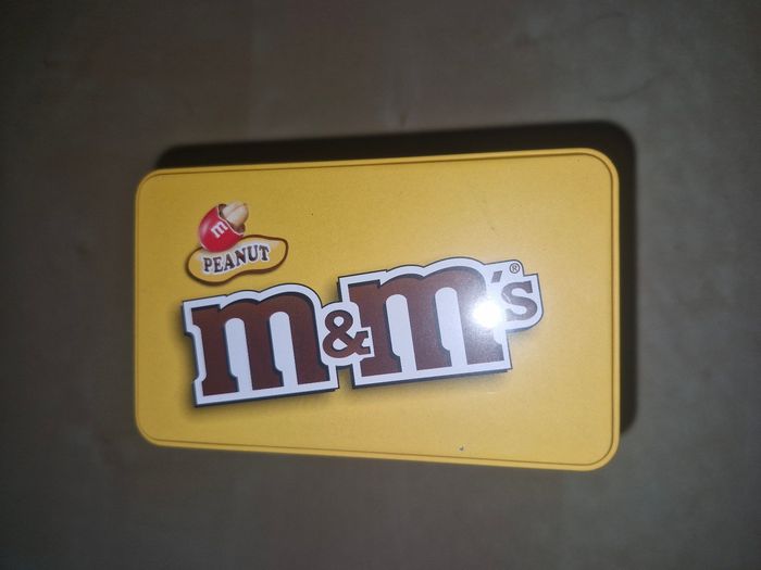 Boite métal m&m's de Noël : le lutins rouge - photo numéro 5