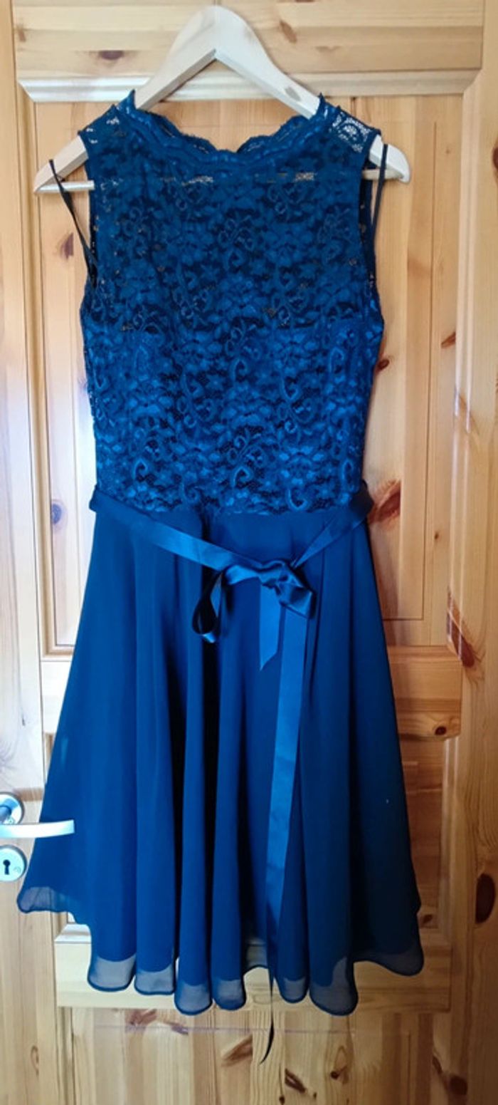 Robe bleue marine swing taille 40/L/12 - photo numéro 2