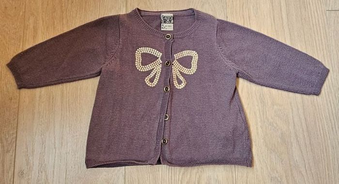 Gilet gris "Tape à l'œil" 6M