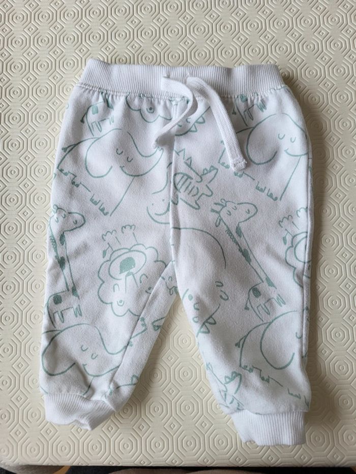 Lot 2 joggings - photo numéro 3