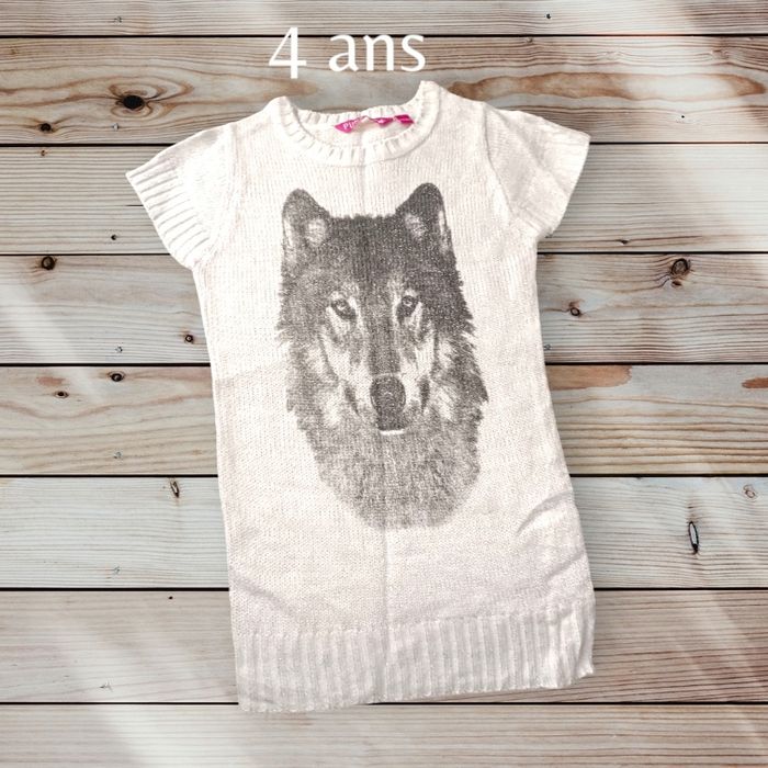 Jolie robe pull au motif loup