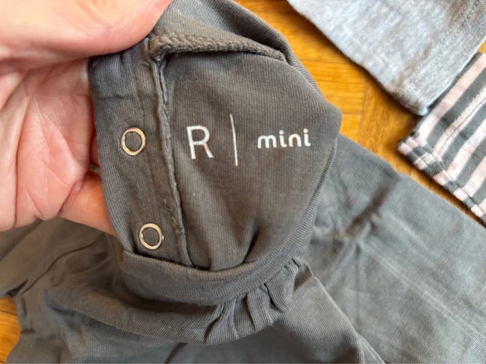Lot de 3 sous pulls R Mini 1 mois parfait état - photo numéro 7