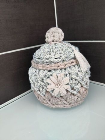 Petit panier rond en Trapilho type bonbonnière
