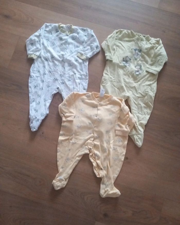 Lot vêtements fille 12 mois - photo numéro 4